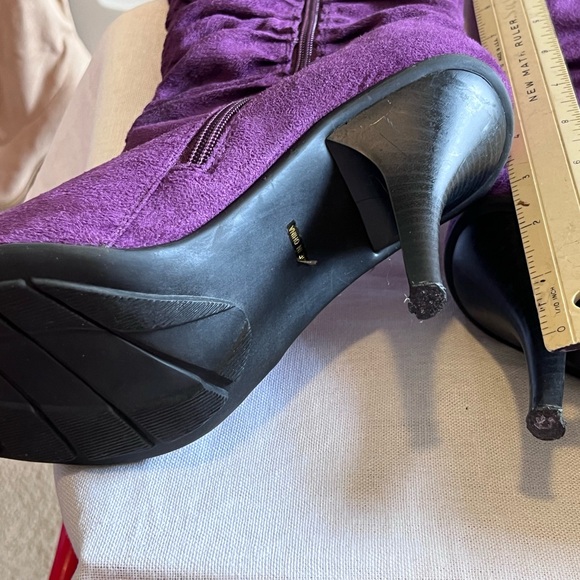 Beautiful Suede Megan Boots. - Picture 4 of 7